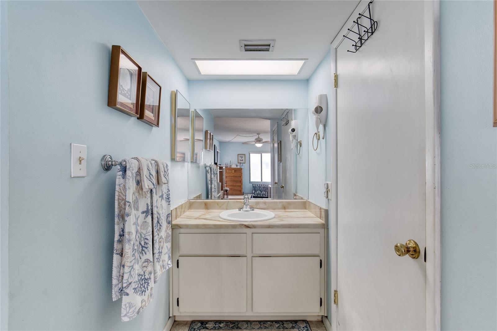 INDIES HOUSE CONDO - Residential