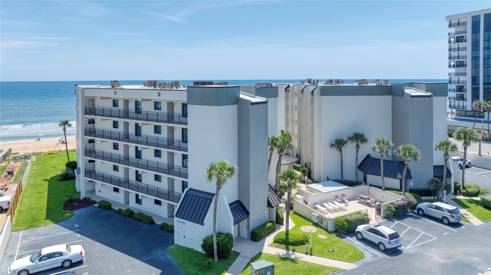 INDIES HOUSE CONDO - Residential