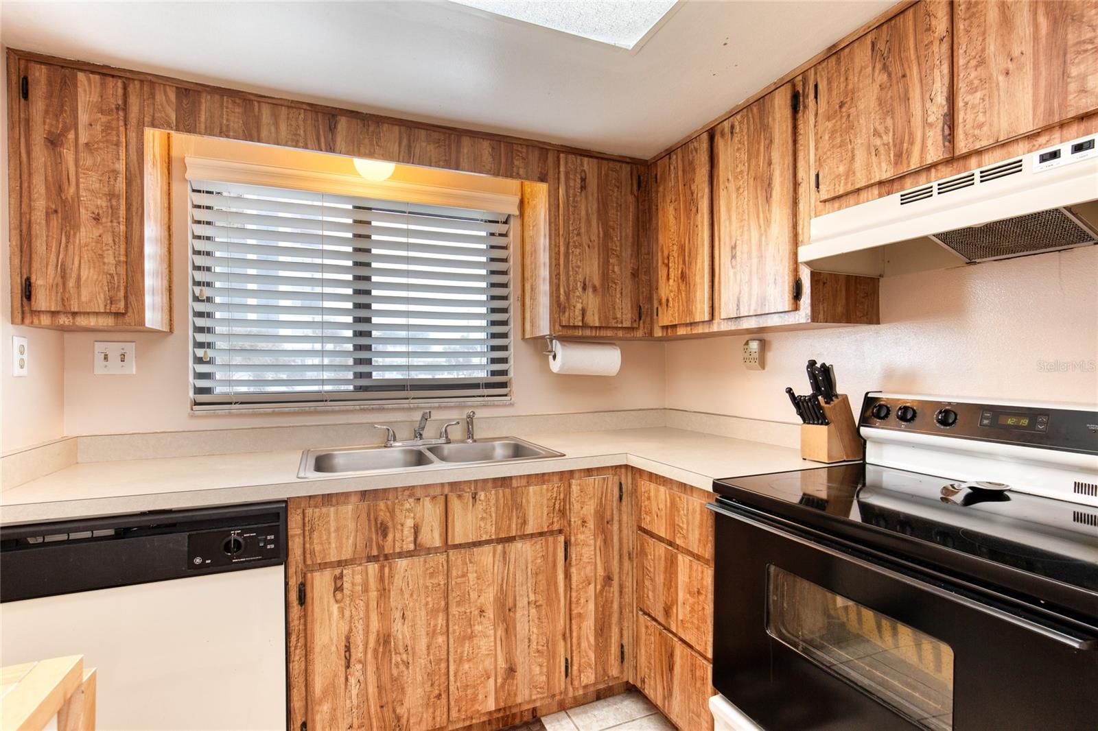 INDIES HOUSE CONDO - Residential
