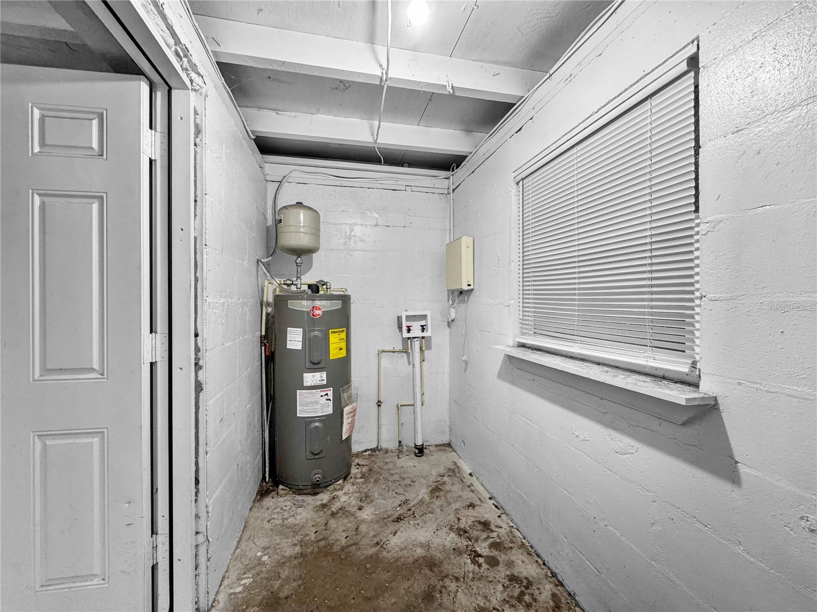 SUNSET HEIGHTS REV - Residential Lease