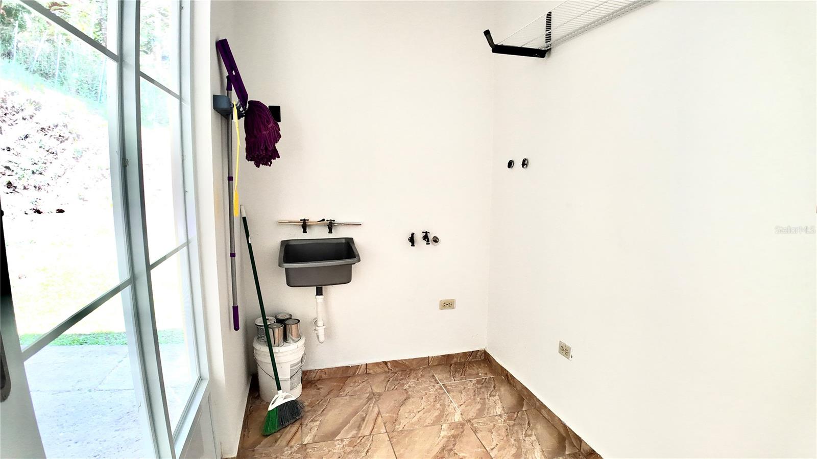 COZY CRUCES HOME - Residential