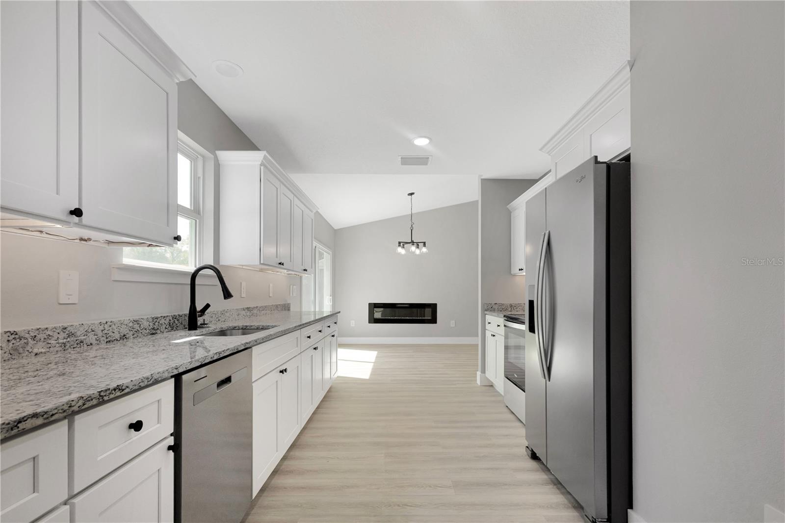 BELLEVIEWS SUNNY SKYES - Residential