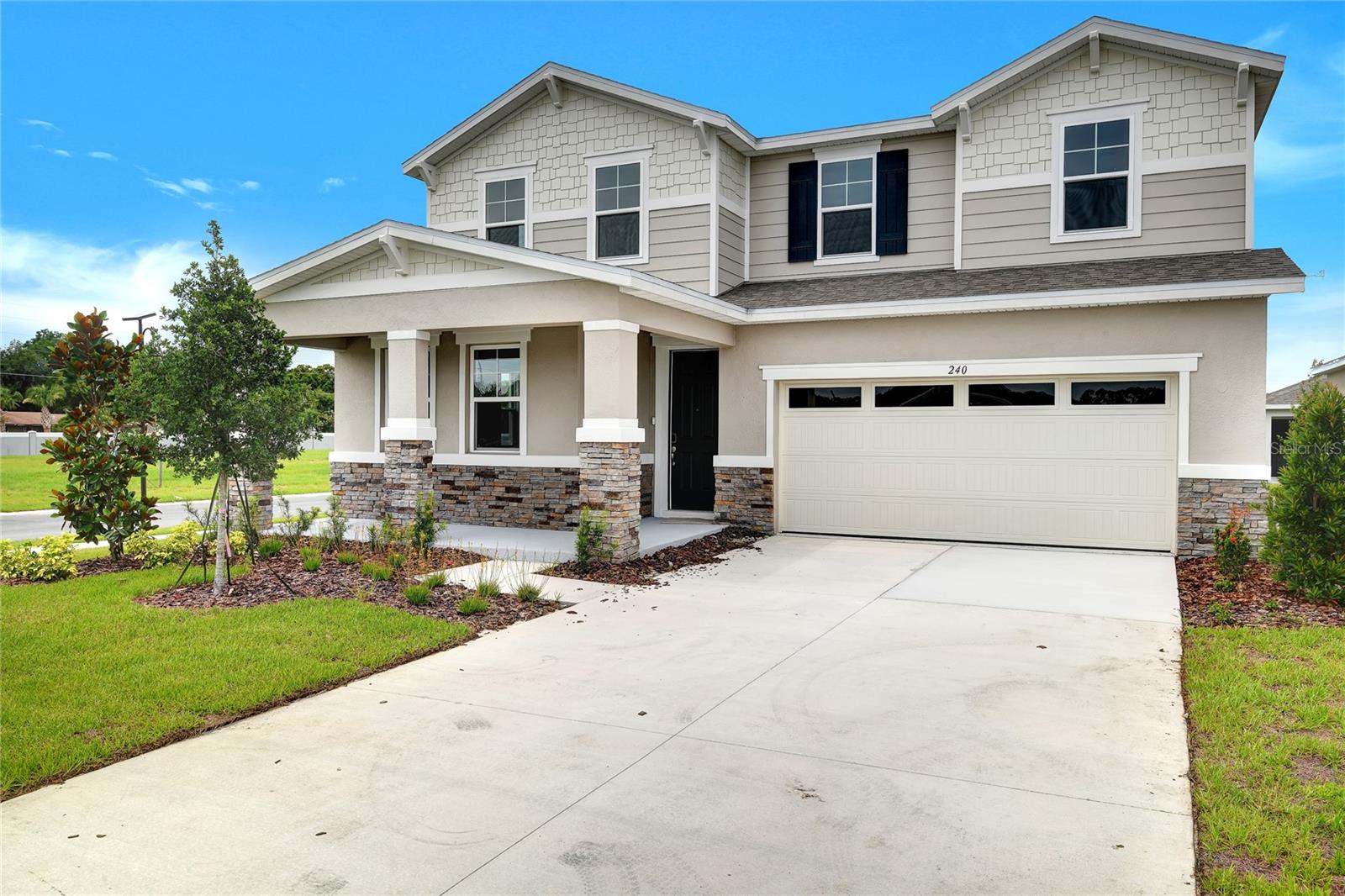 SEASONS AT MAGNOLIA POINTE - Residential
