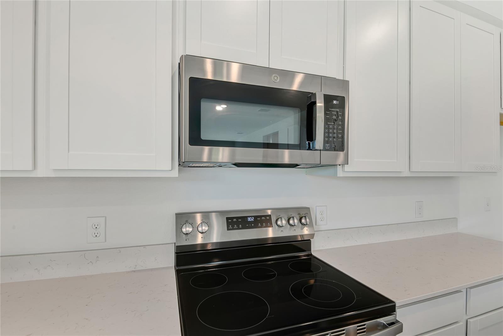 SEASONS AT MAGNOLIA POINTE - Residential