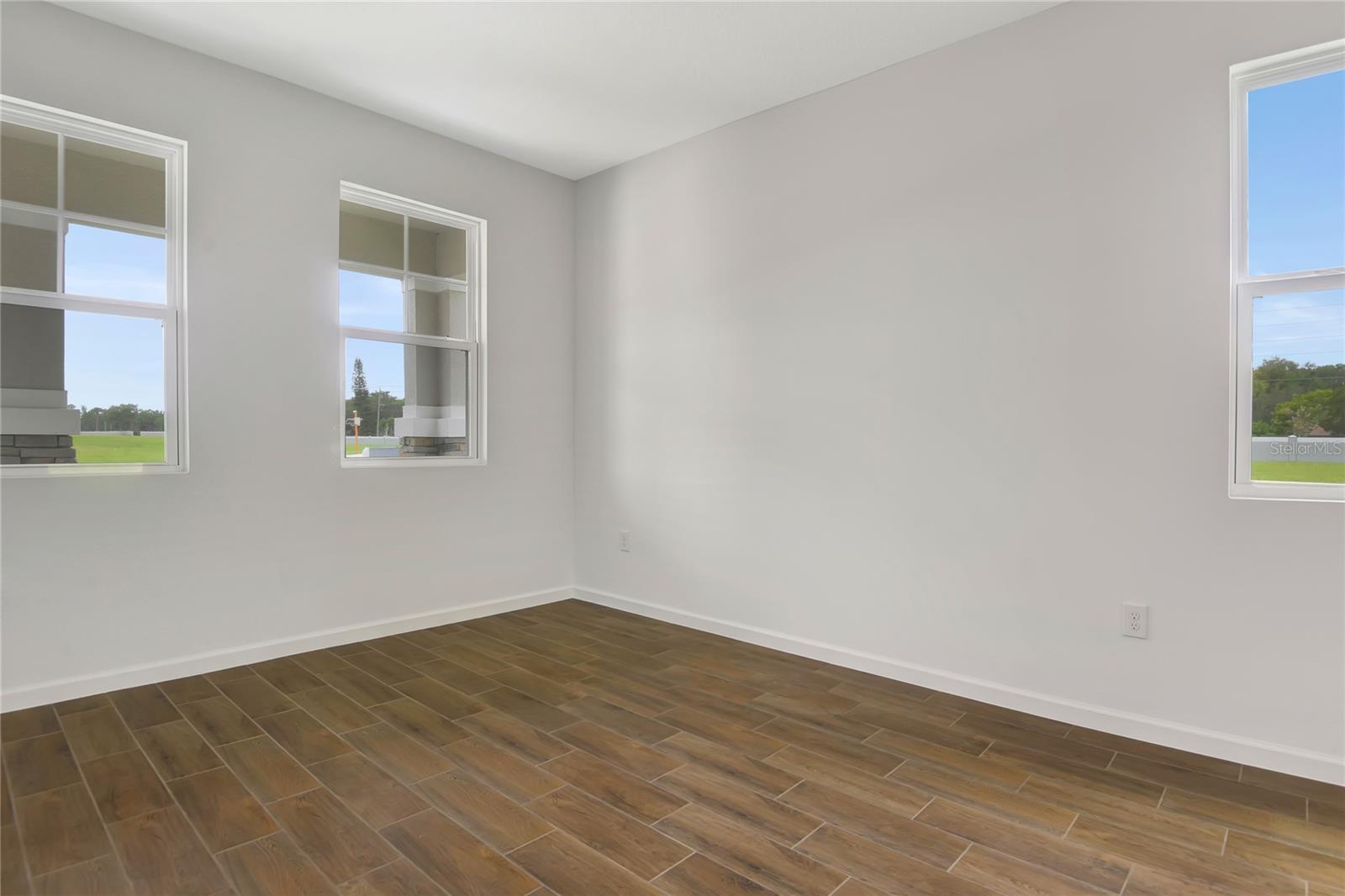 SEASONS AT MAGNOLIA POINTE - Residential