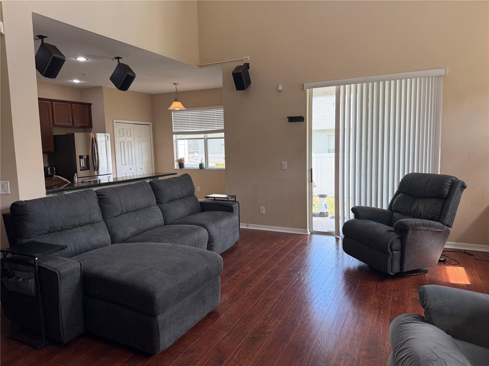 321 CANYON STONE CIRCLE