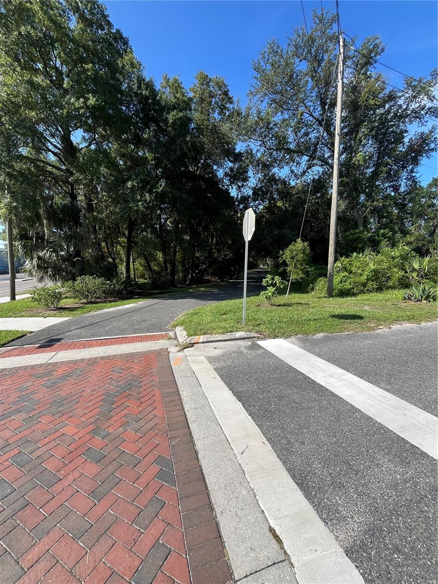 NW 12TH AVE