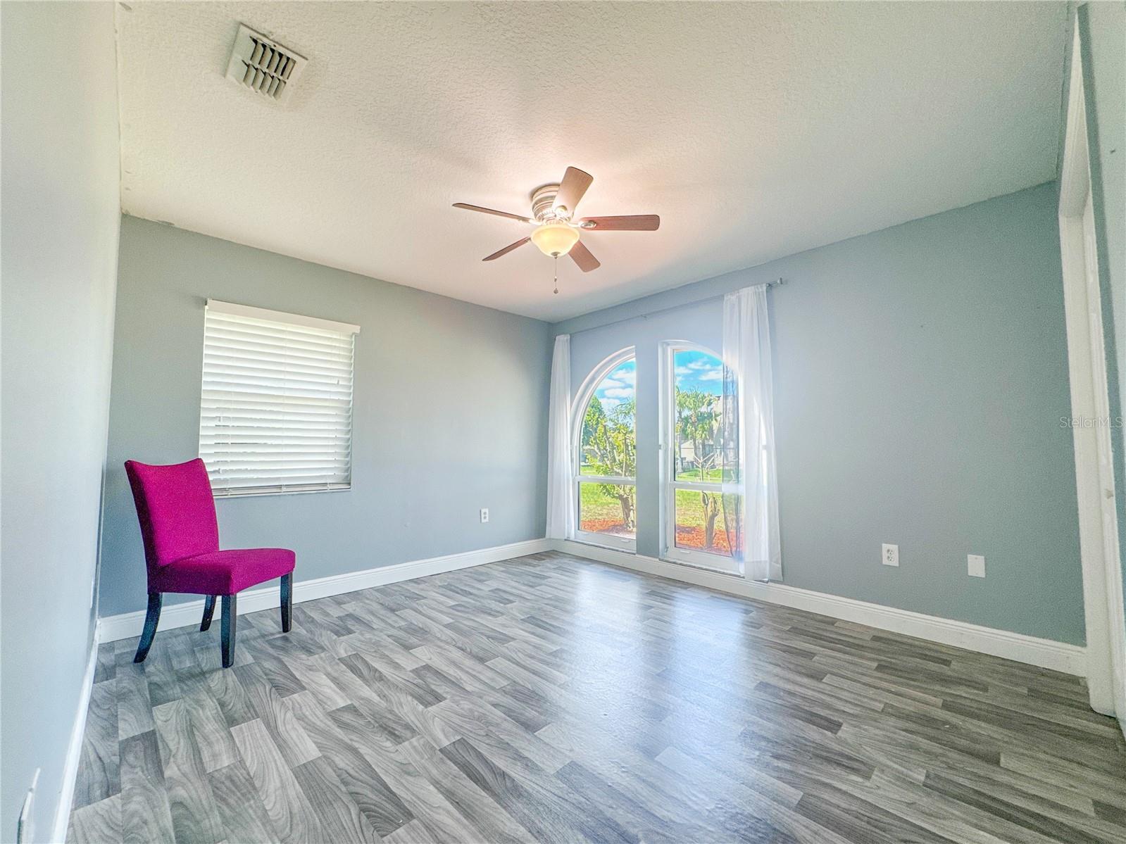 HUNTERS RUN - Residential