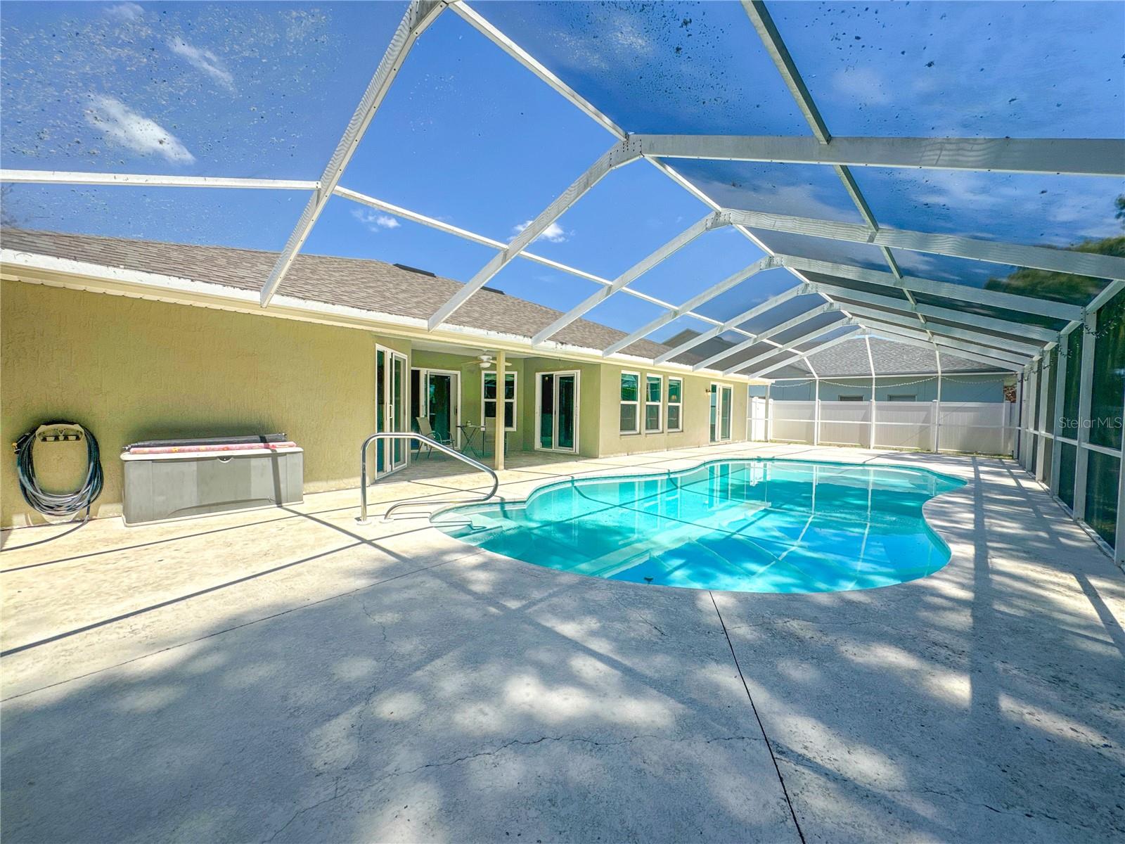 HUNTERS RUN - Residential