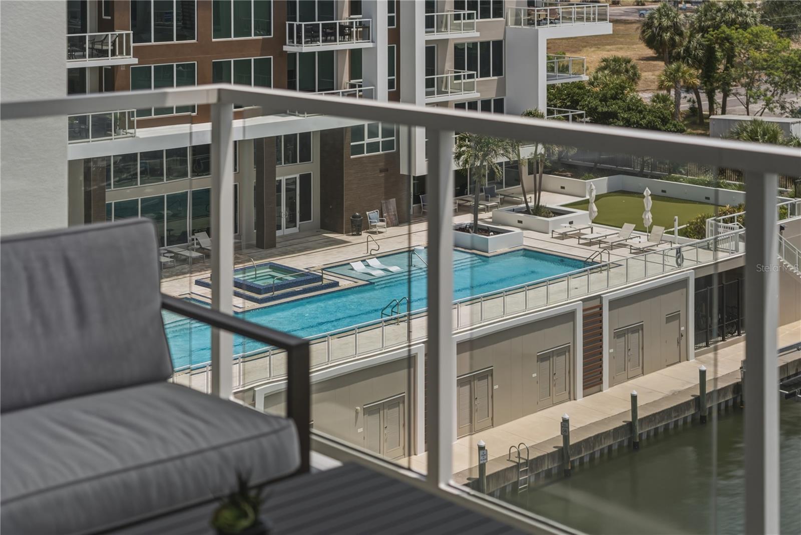 MARINA BAY 880 - Residential