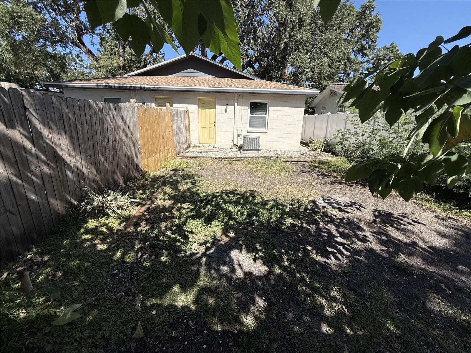 EAST TAMPA BLOCKS 1 TO 40 - Residential Lease