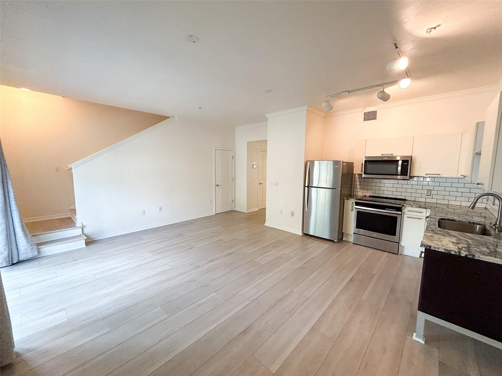 20 SW 6TH STREET 212-1