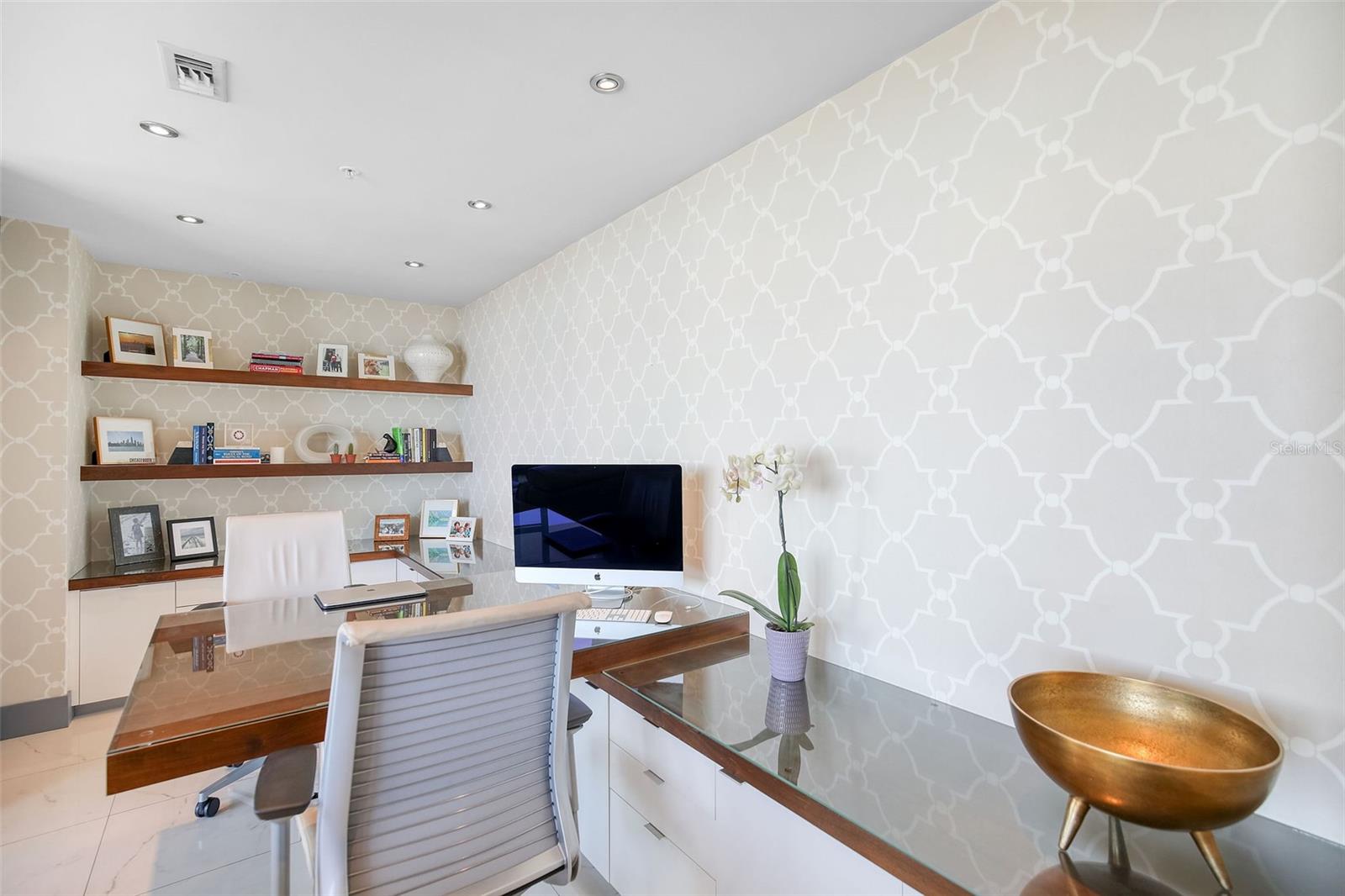 SIGNATURE PLACE CONDO - Residential Lease