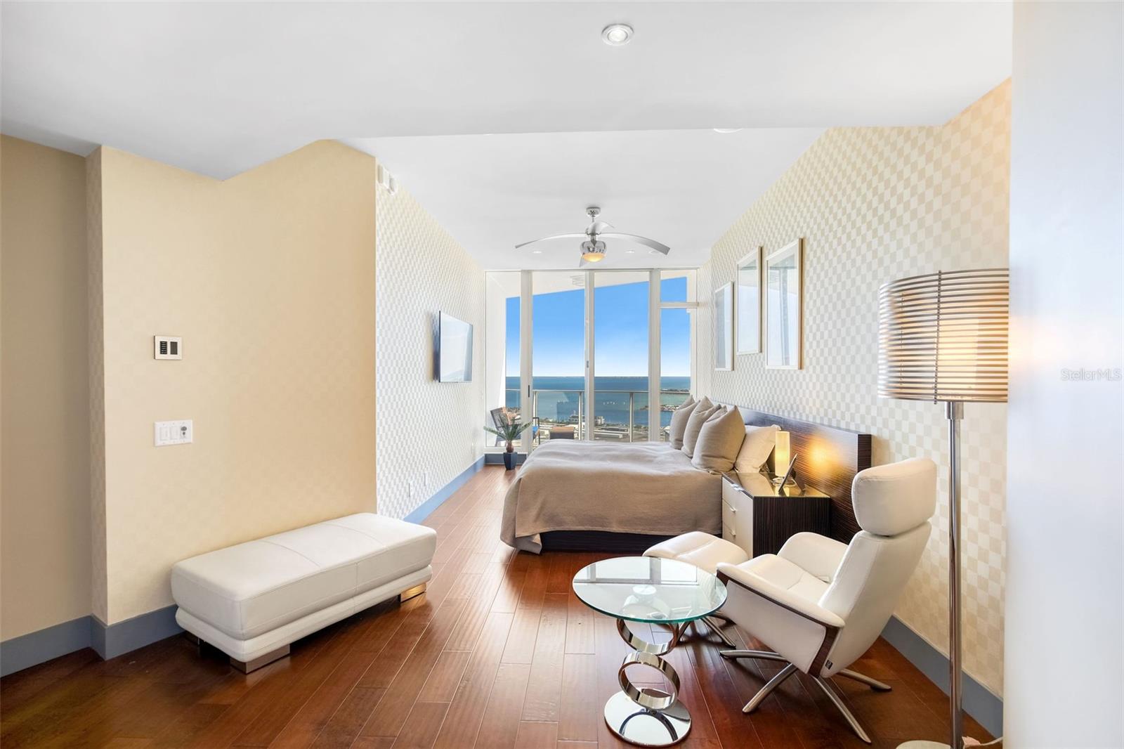 SIGNATURE PLACE CONDO - Residential Lease