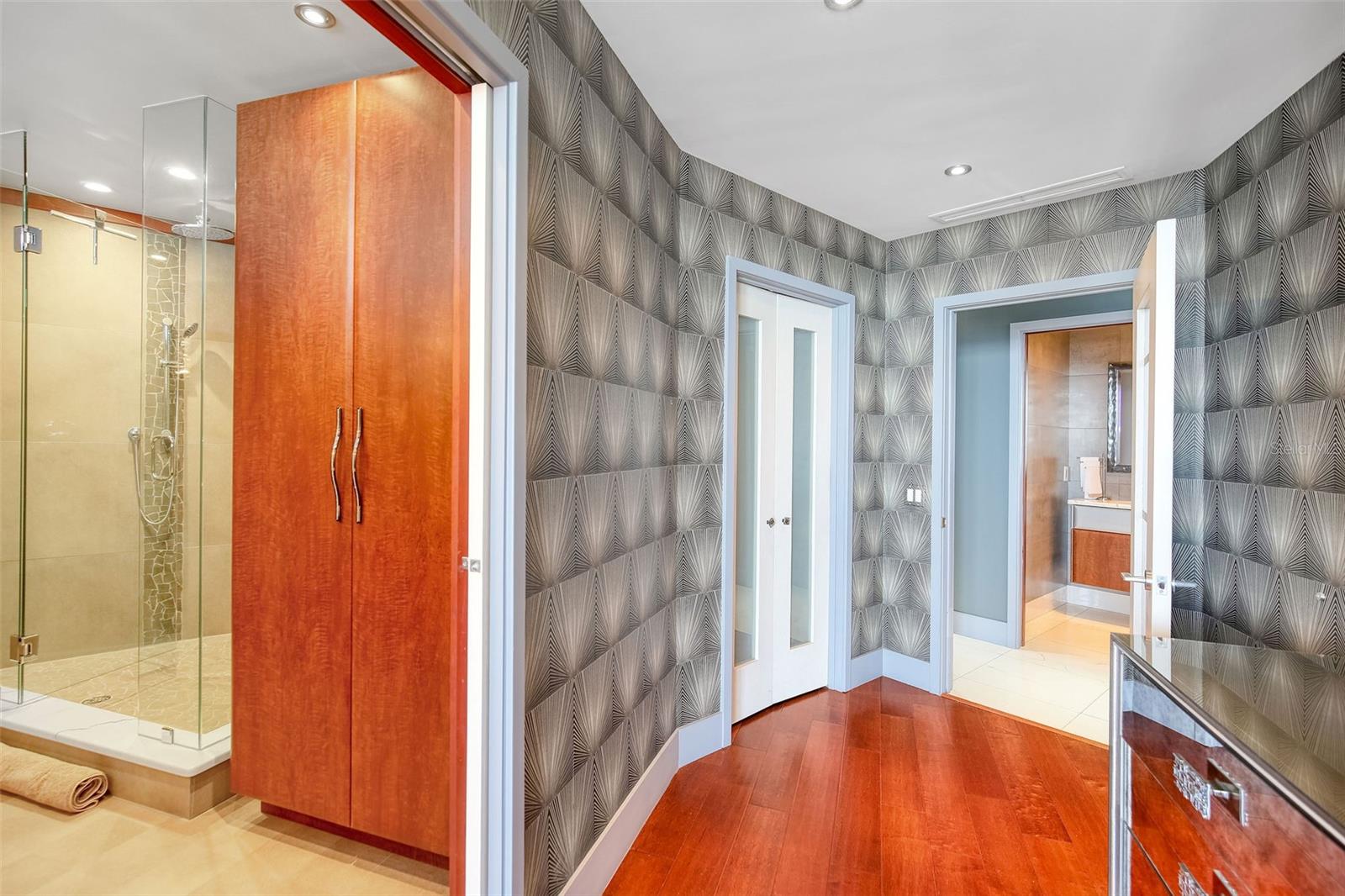 SIGNATURE PLACE CONDO - Residential Lease