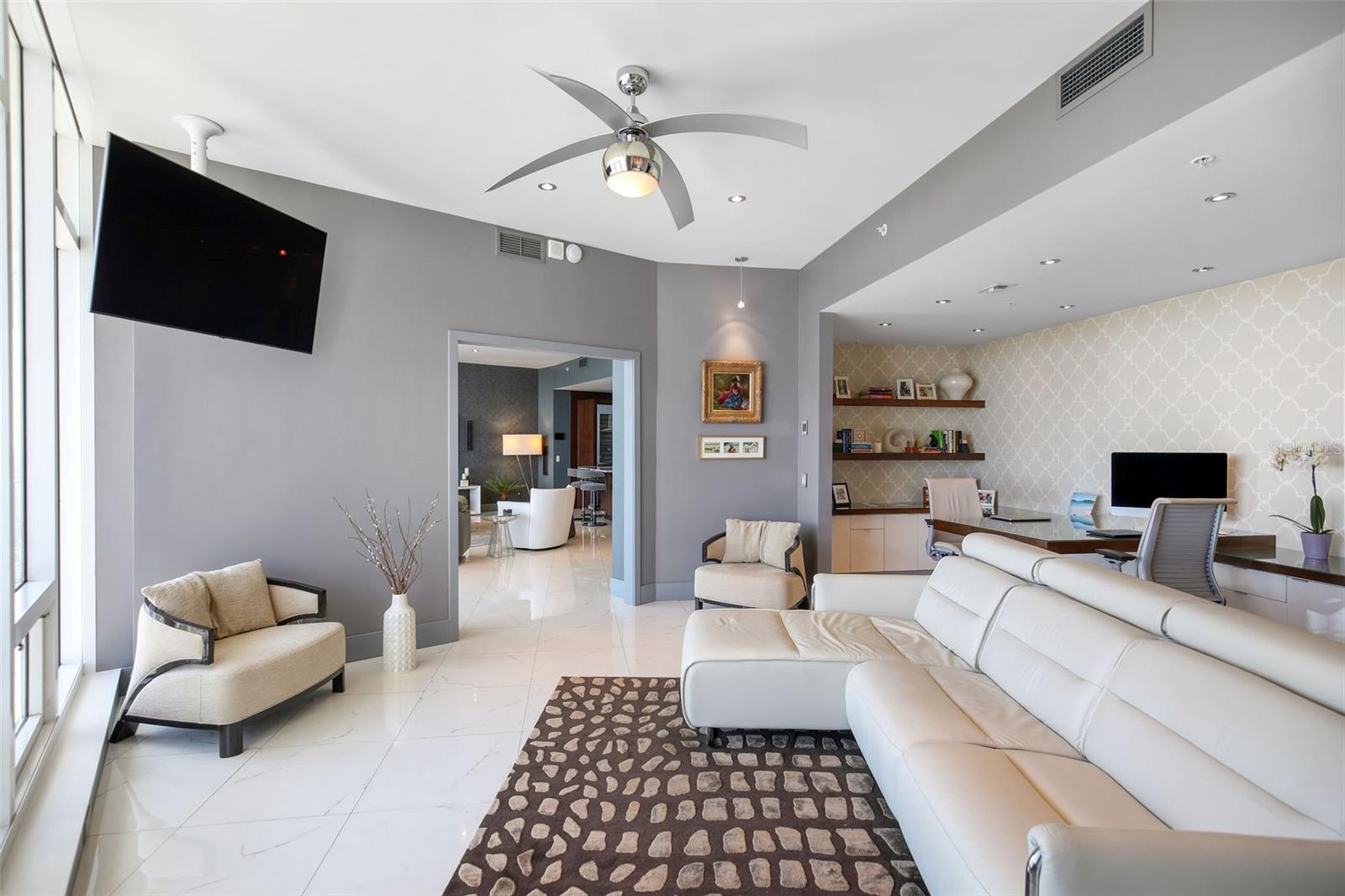 SIGNATURE PLACE CONDO - Residential Lease