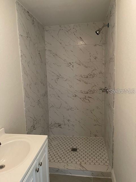 MAC FARLANE PARK - Residential Lease