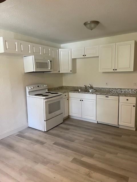 MAC FARLANE PARK - Residential Lease