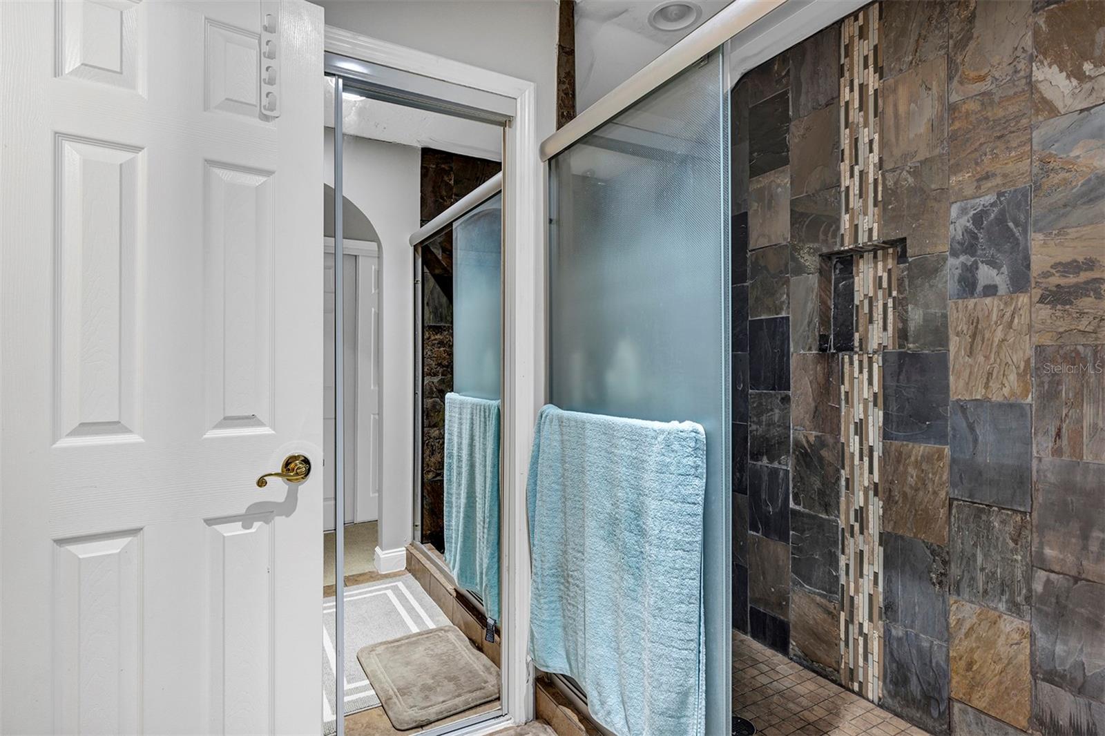 HUNTERS CREEK TR 515 PH 02 48 96 - Residential