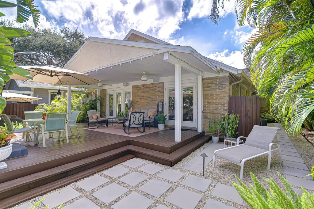 Photo of 2903 W San Isidro Street, Tampa, FL 33629 (MLS # TB8436693)