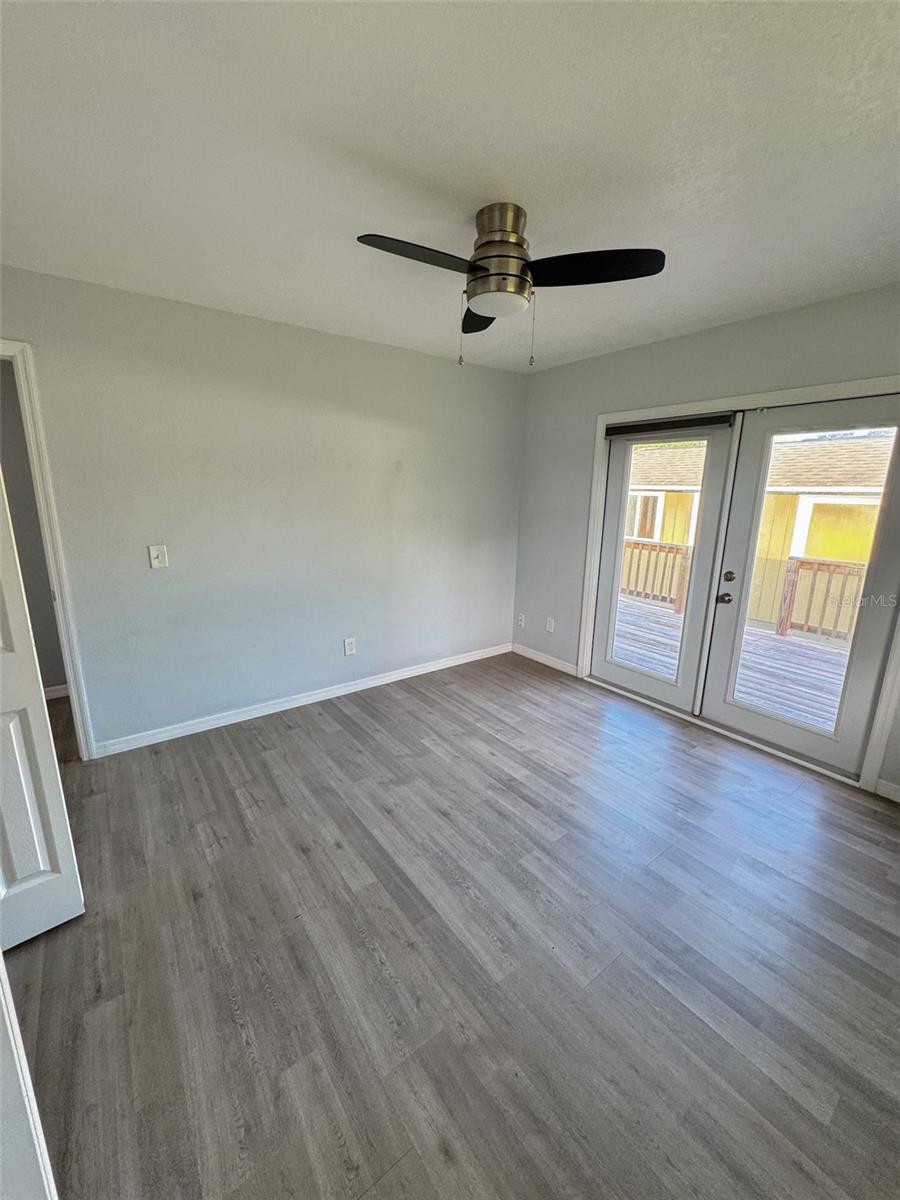 CRESTLINE - Residential