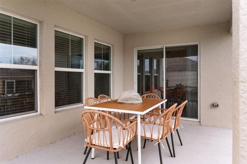 A home in WINTER HAVEN