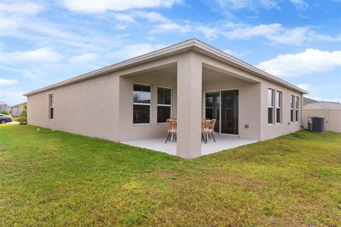 A home in WINTER HAVEN