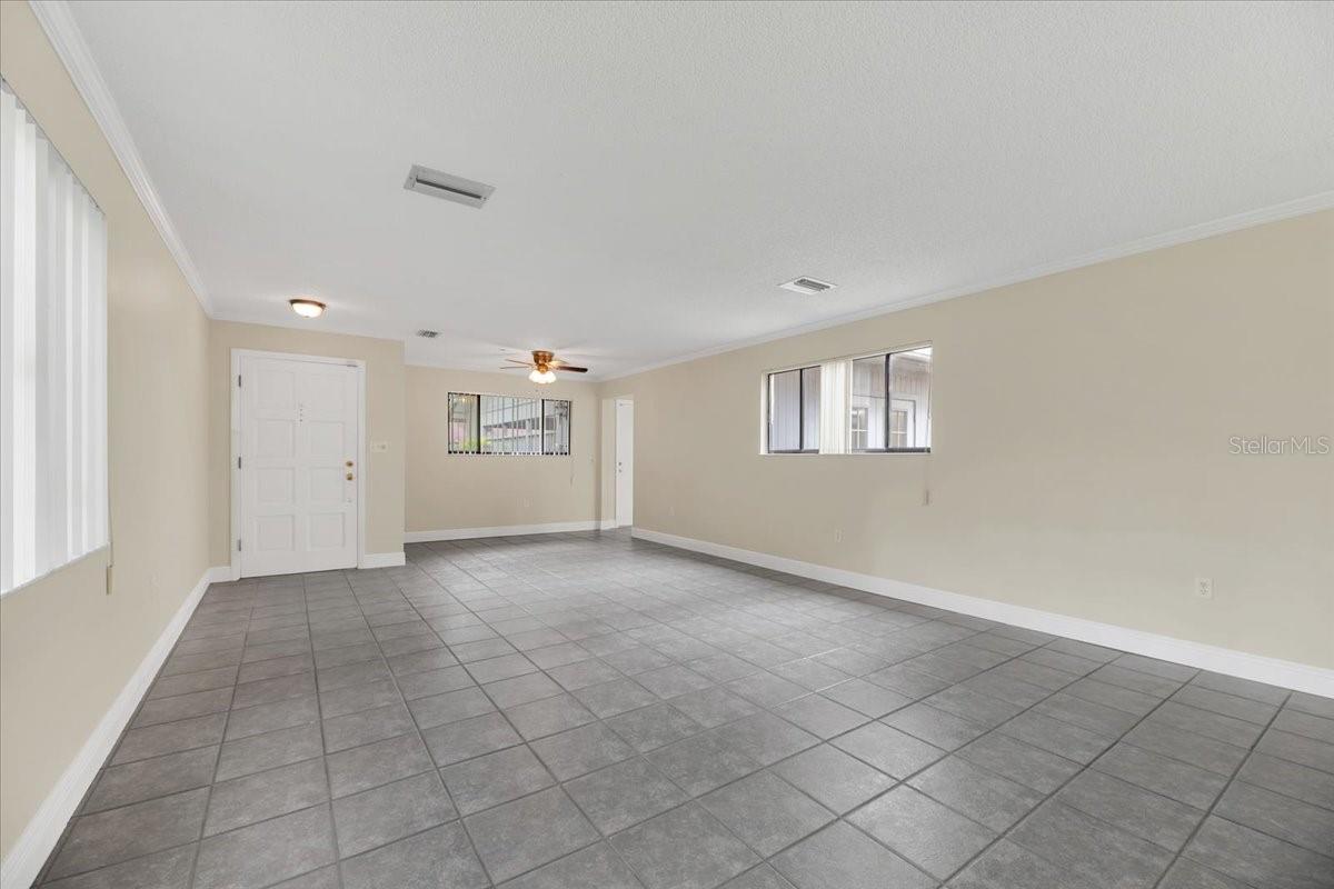 BLUFFS CHRISTINA 01 - Residential Lease