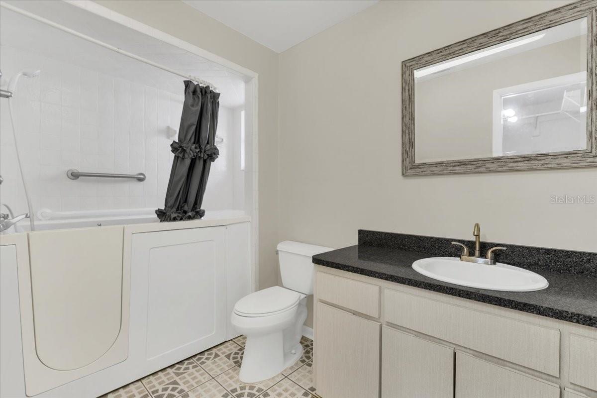 BLUFFS CHRISTINA 01 - Residential Lease