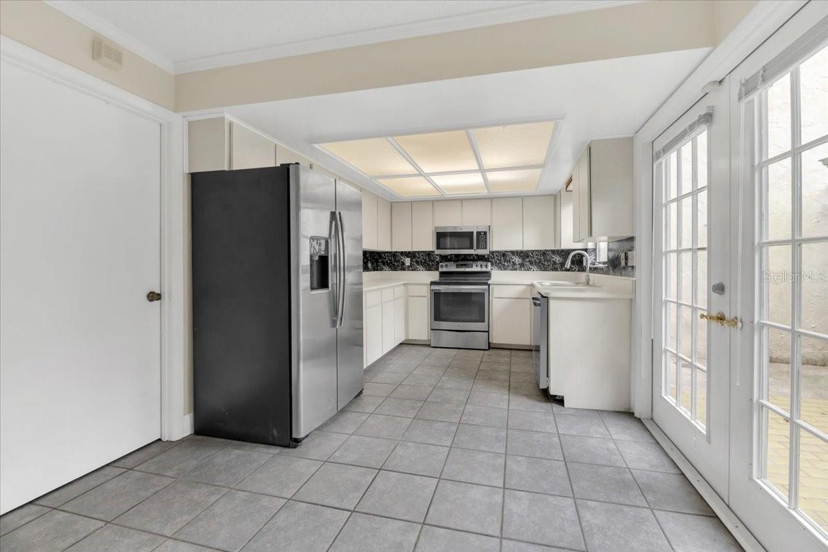 BLUFFS CHRISTINA 01 - Residential Lease