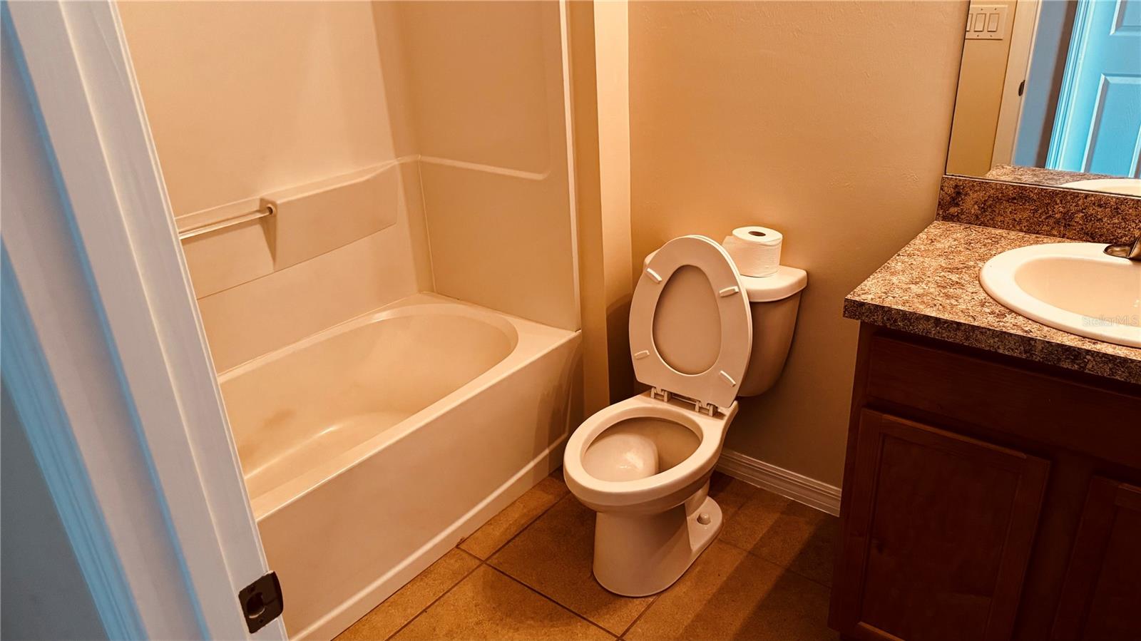 WATERFORD ESTATES - Residential Lease