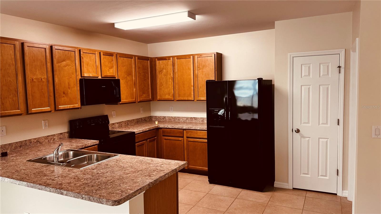 WATERFORD ESTATES - Residential Lease