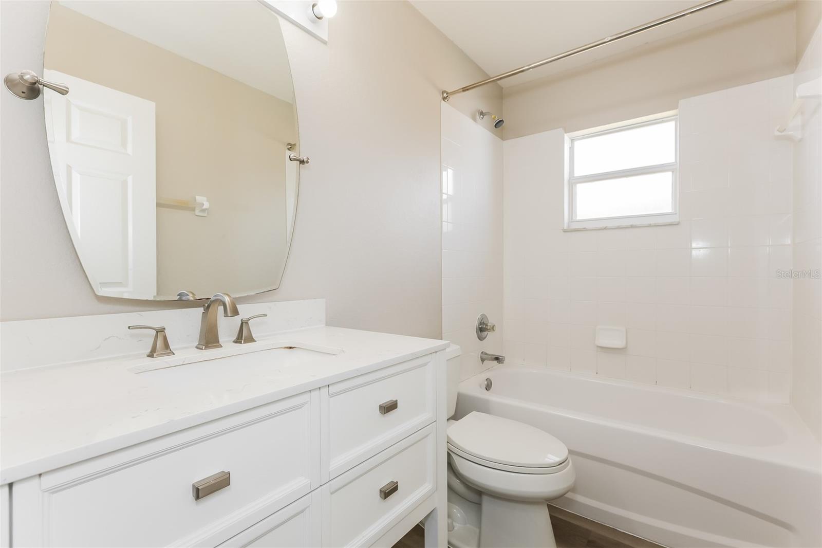 DEVONSHIRE MANOR - Residential