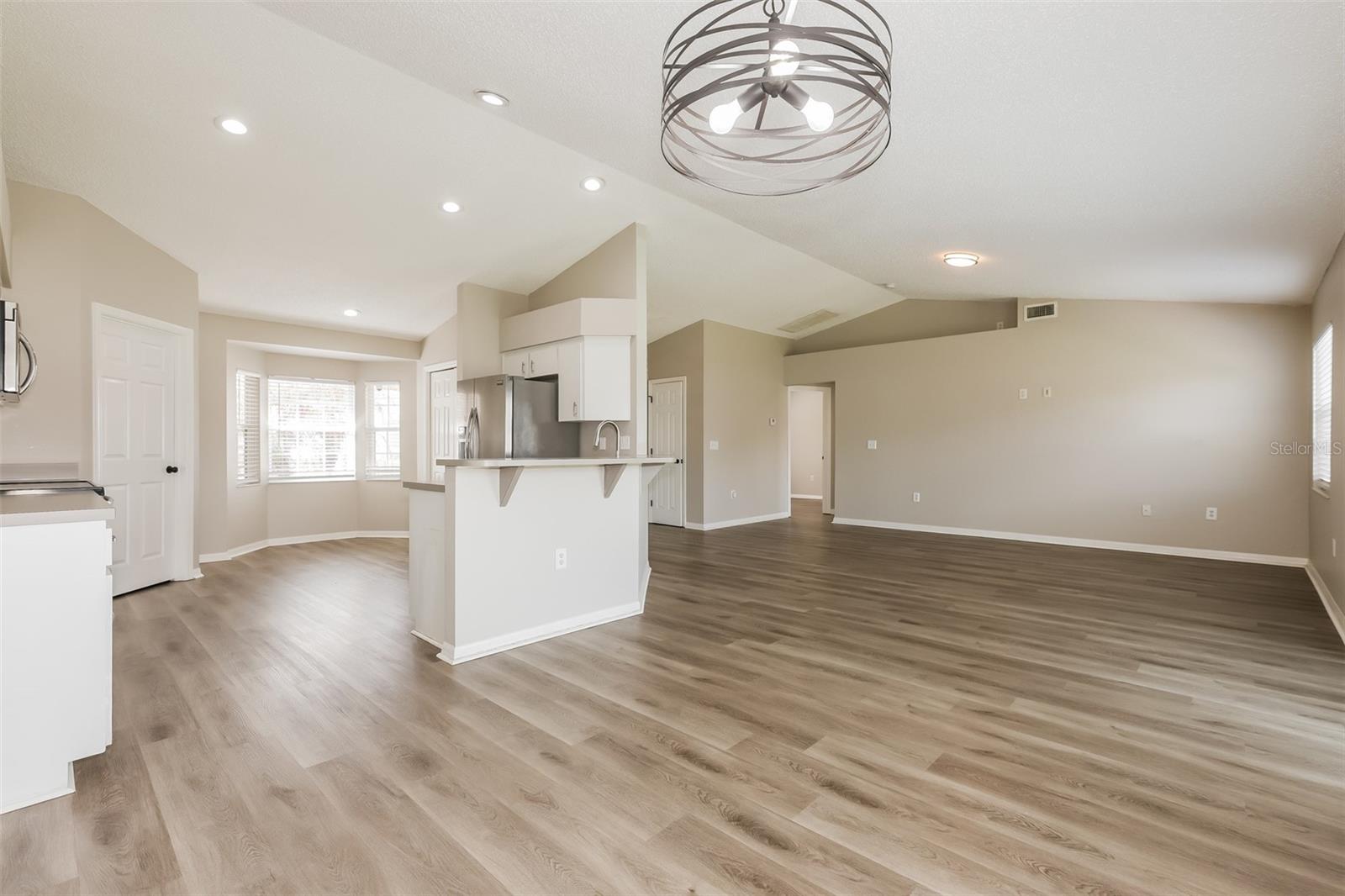 DEVONSHIRE MANOR - Residential