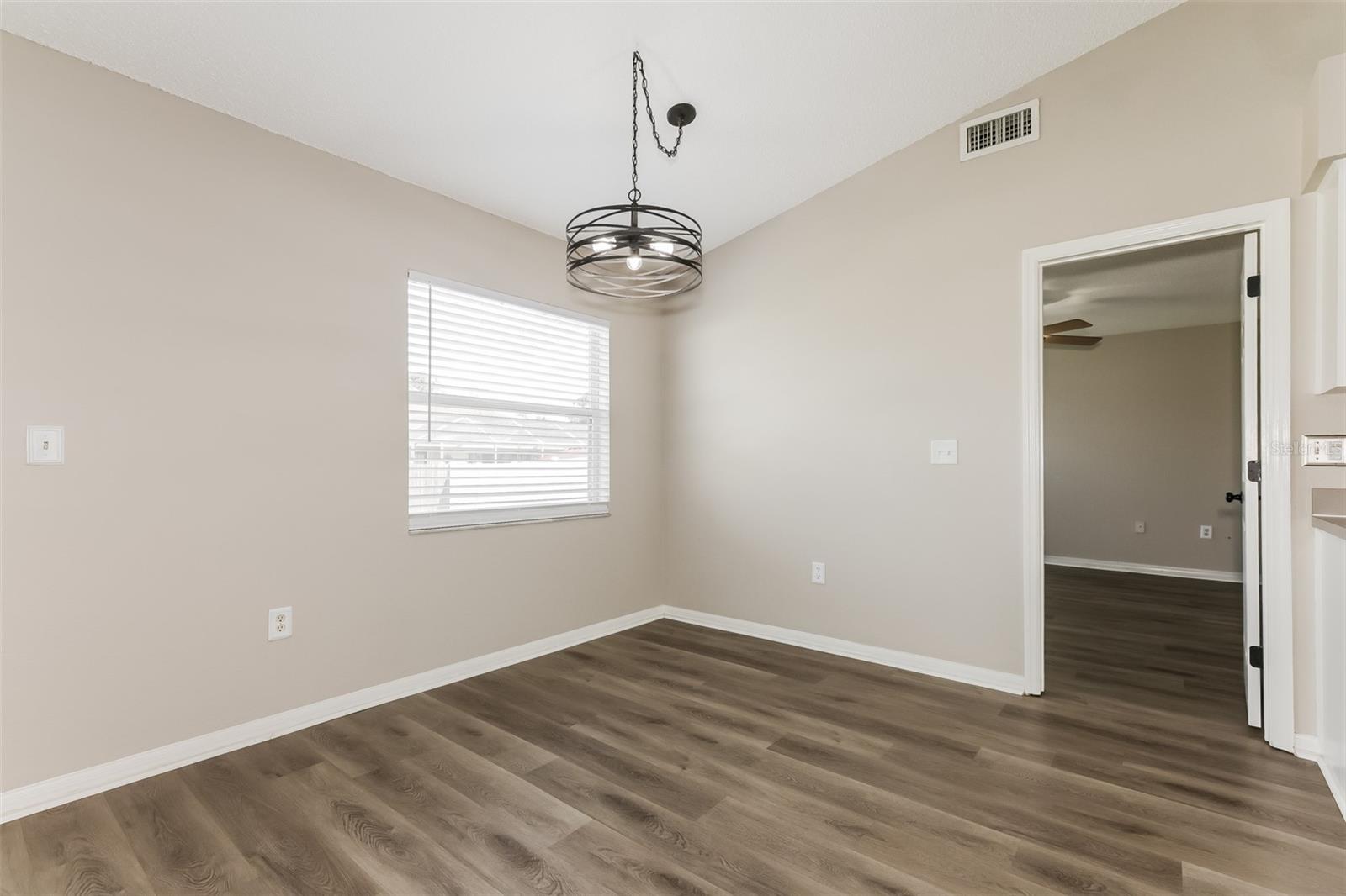 DEVONSHIRE MANOR - Residential