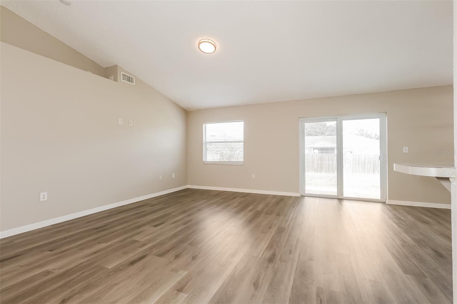 DEVONSHIRE MANOR - Residential