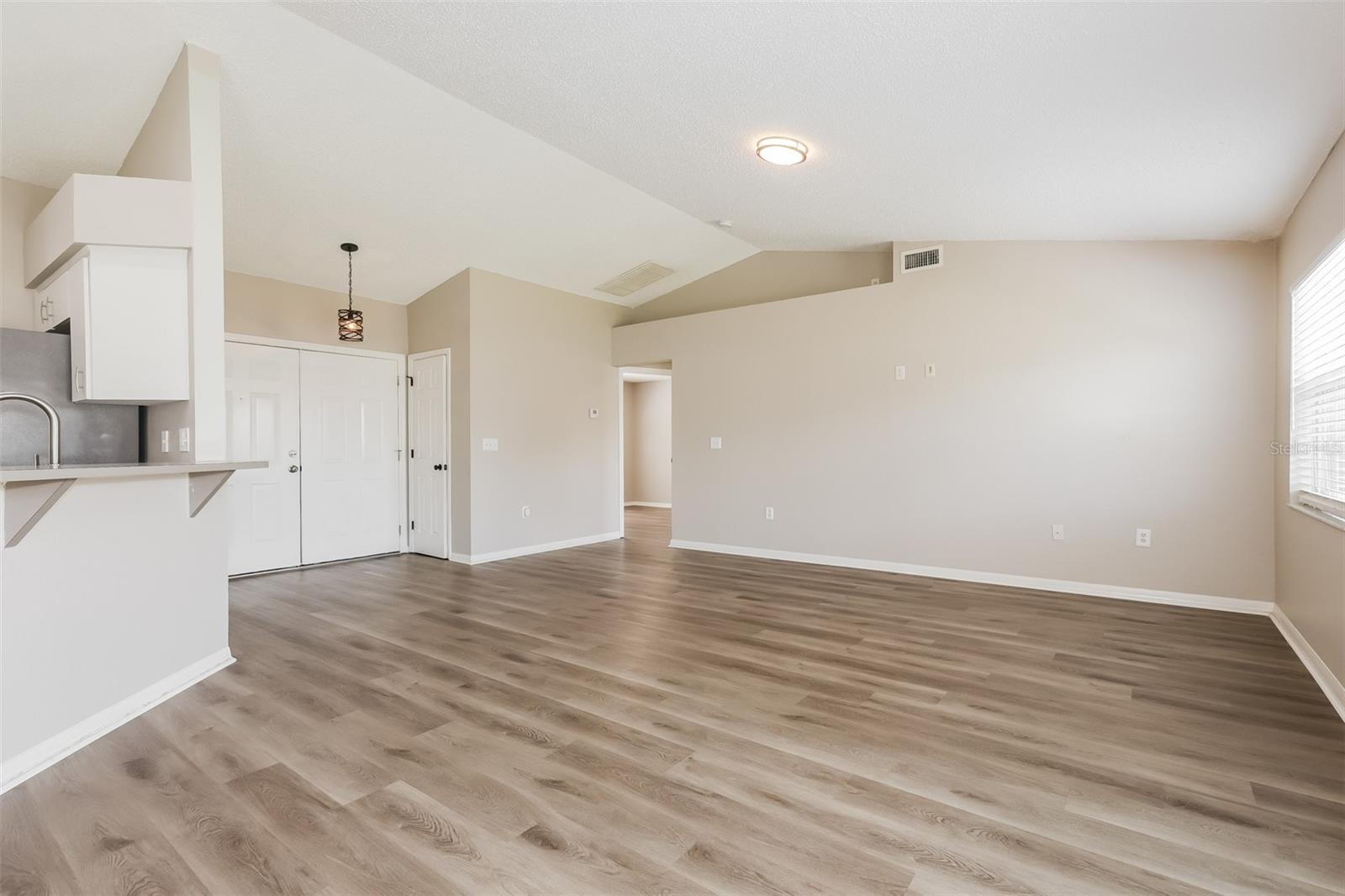 DEVONSHIRE MANOR - Residential