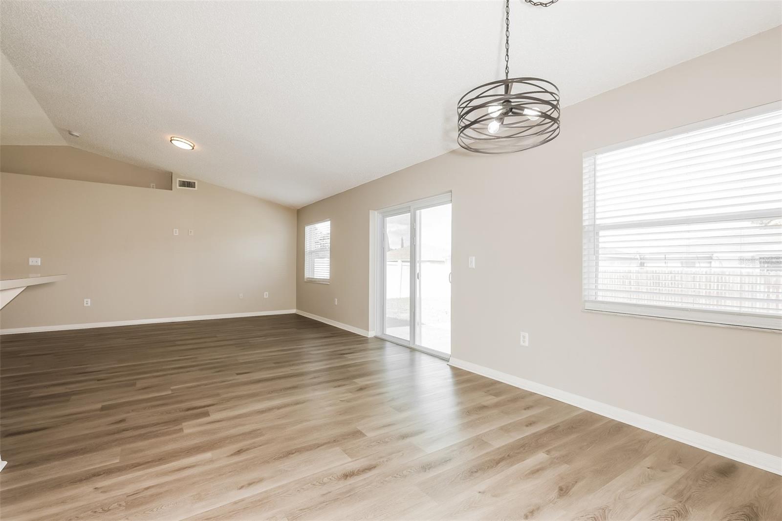 DEVONSHIRE MANOR - Residential