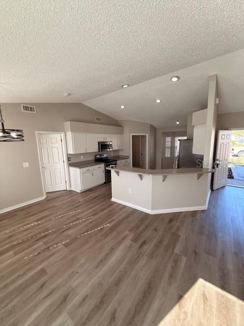 DEVONSHIRE MANOR - Residential