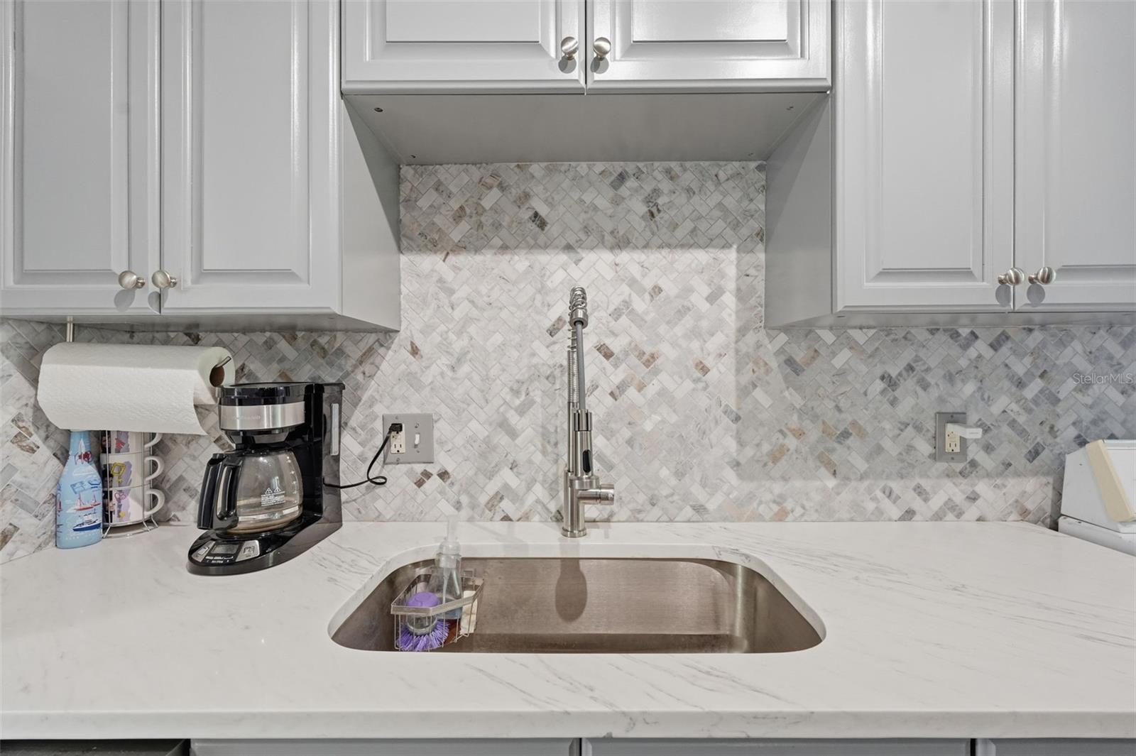 MAGNOLIA SQUARE CONDO INC - Residential