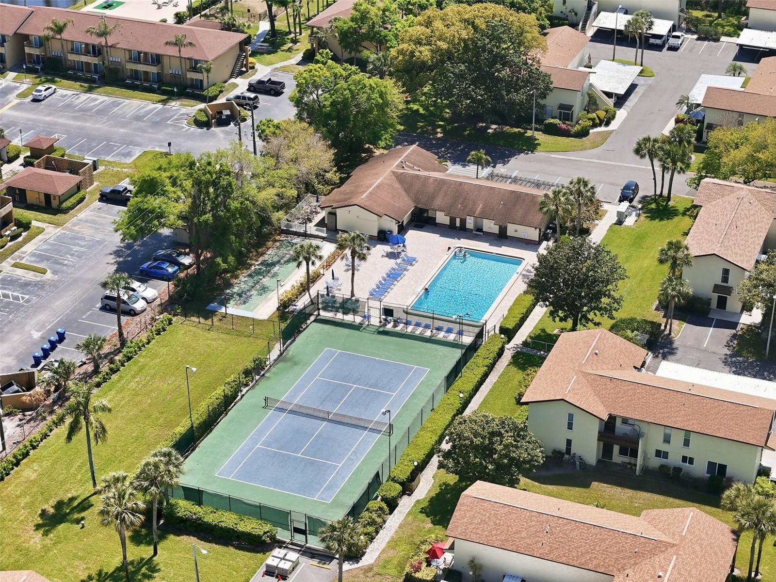 MAGNOLIA SQUARE CONDO INC - Residential