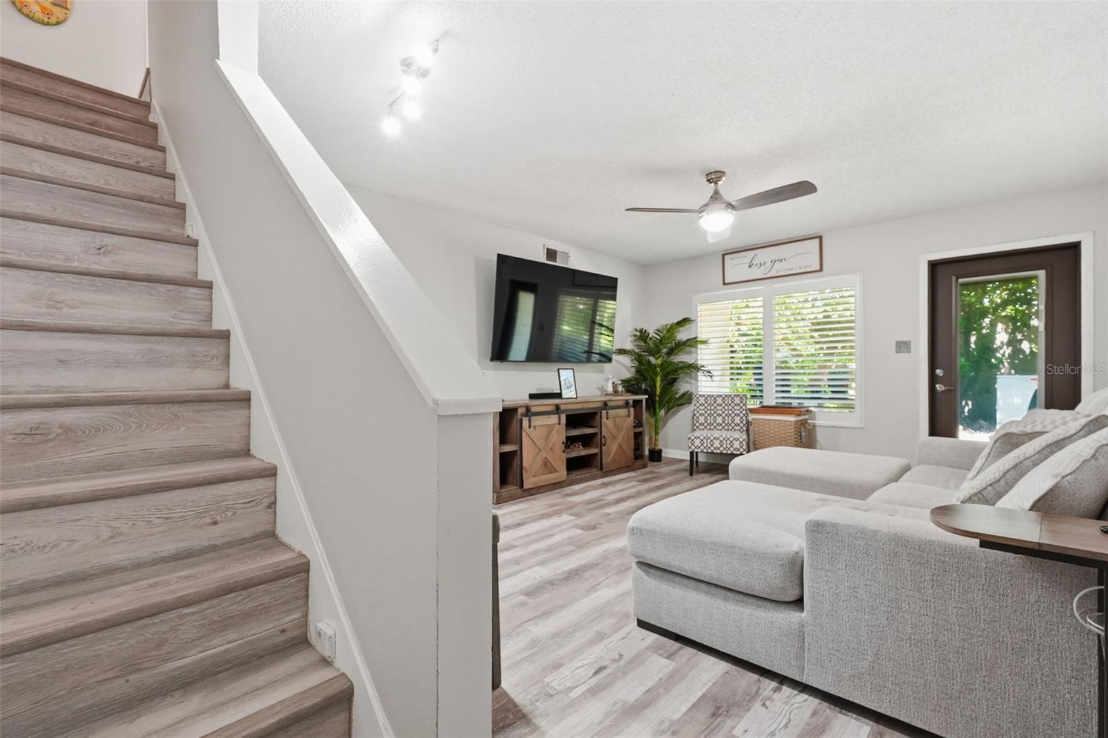 MAGNOLIA SQUARE CONDO INC - Residential