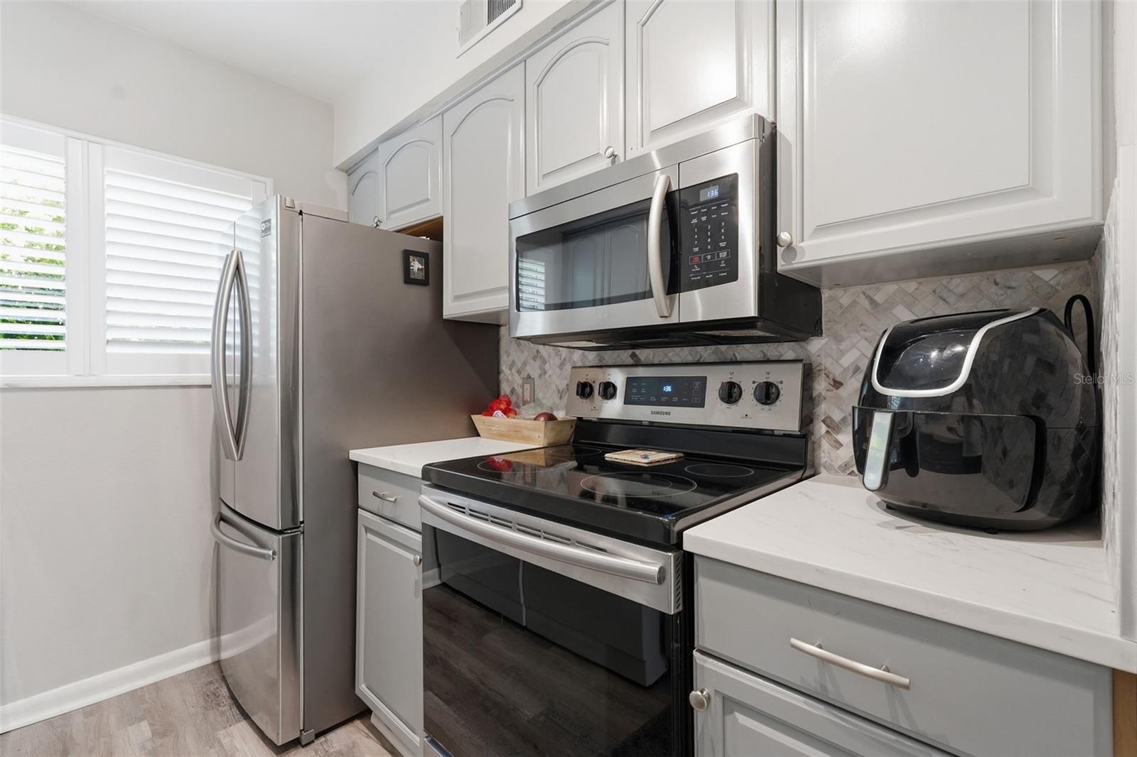 MAGNOLIA SQUARE CONDO INC - Residential