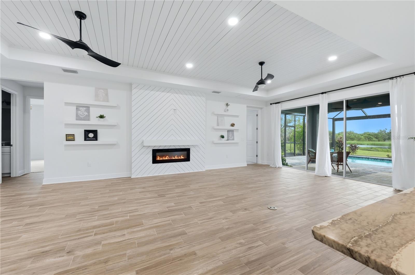 5542 NATIVE HENNA COURT
