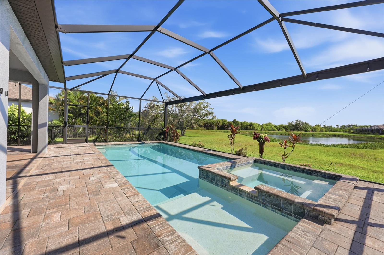 5542 NATIVE HENNA COURT