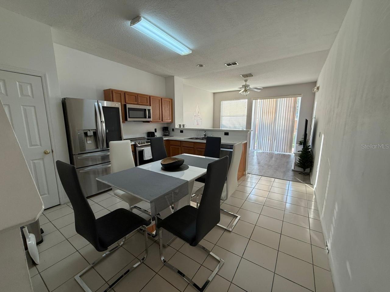 5210 PARADISE CAY CIRCLE