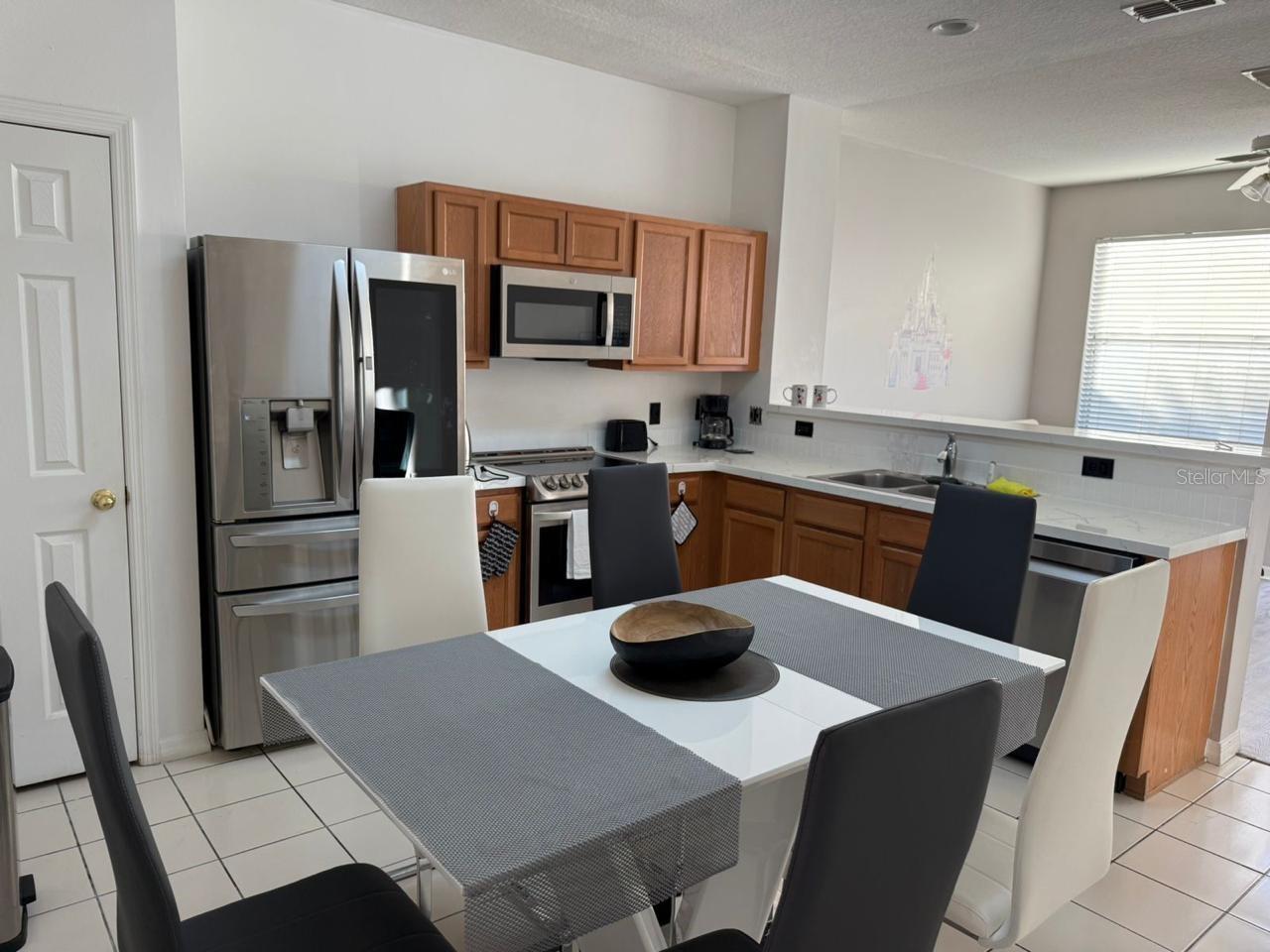 5210 PARADISE CAY CIRCLE