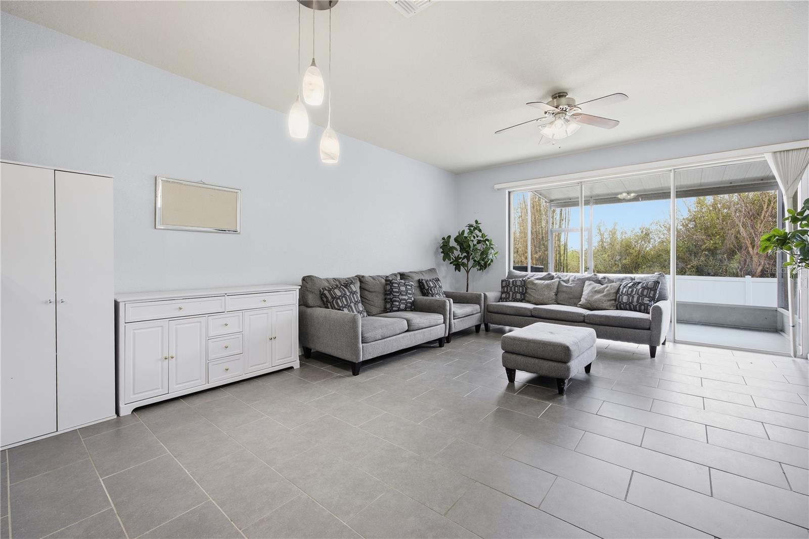 WYNCHASE TWNHMS - Residential