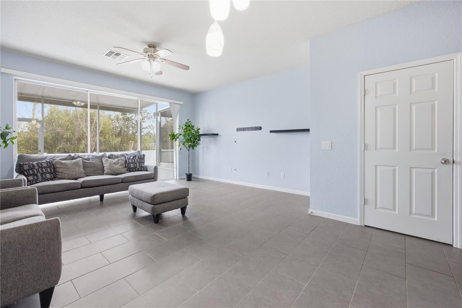 WYNCHASE TWNHMS - Residential