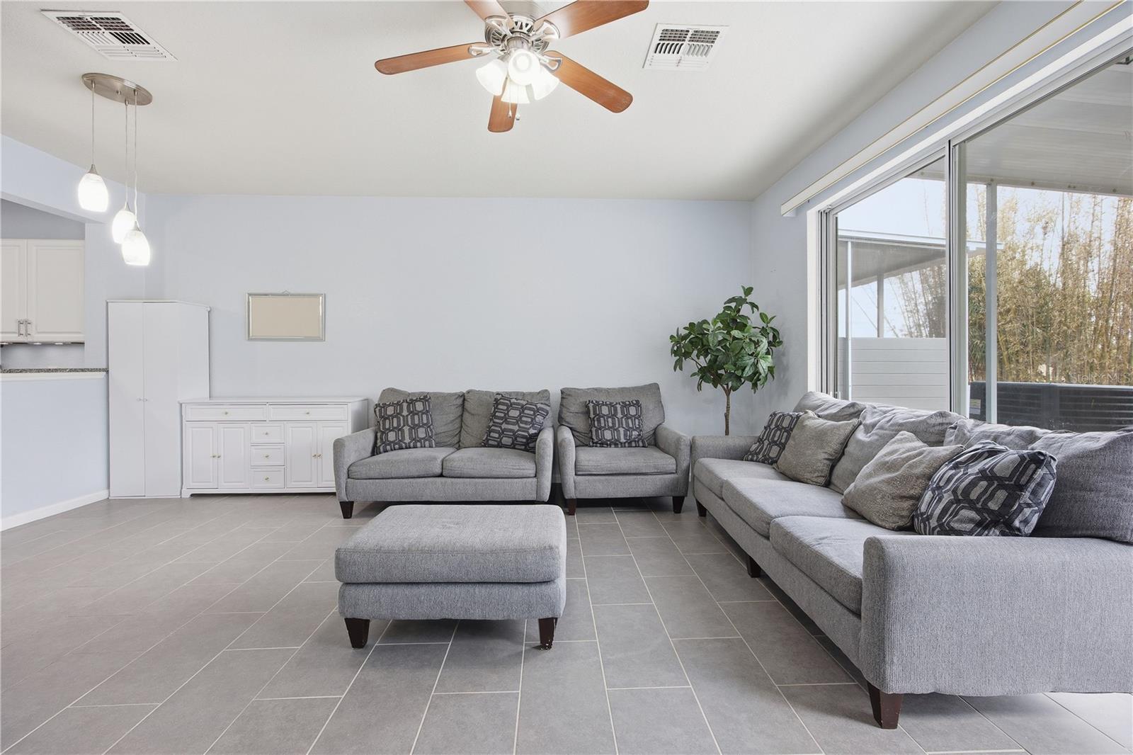 WYNCHASE TWNHMS - Residential